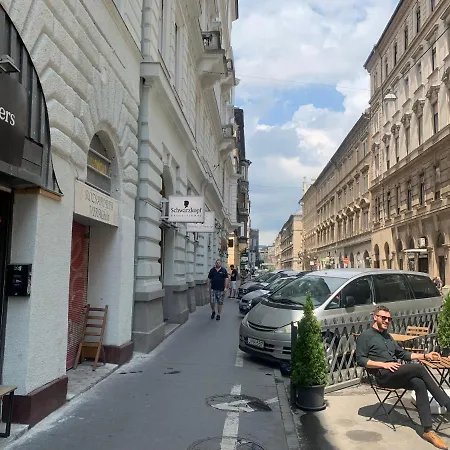 Ryb Lofts - Modern Comfort By Downtown Bp 아파트